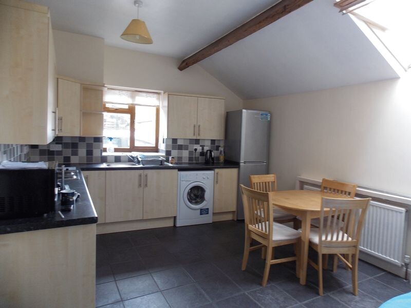 4 bedroom apartment for rent Shaftesbury Road, Bath, BA2 3LJ UniHomes