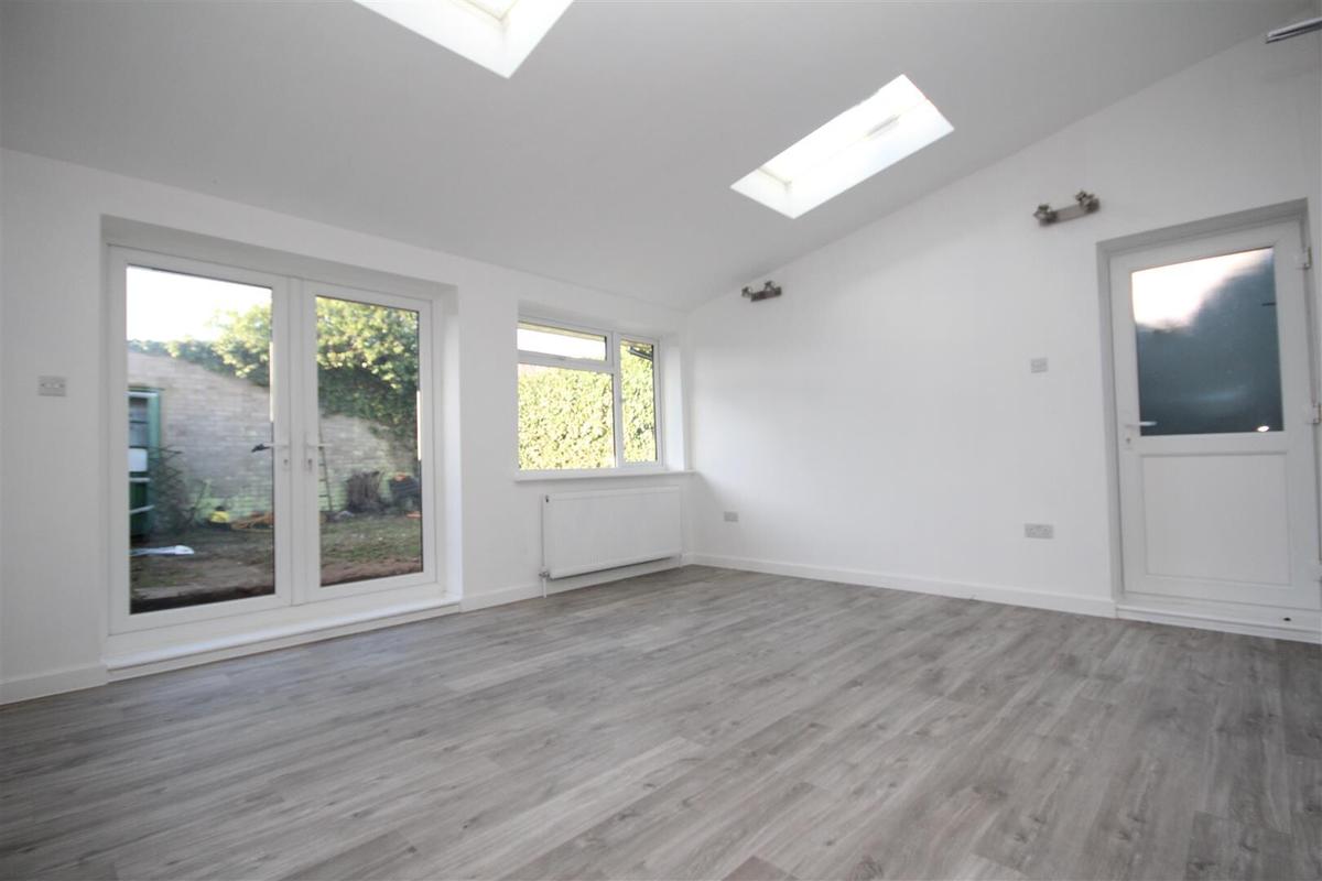 4 bedroom house for rent Guildford Park Avenue, Surrey, GU2 7NL UniHomes