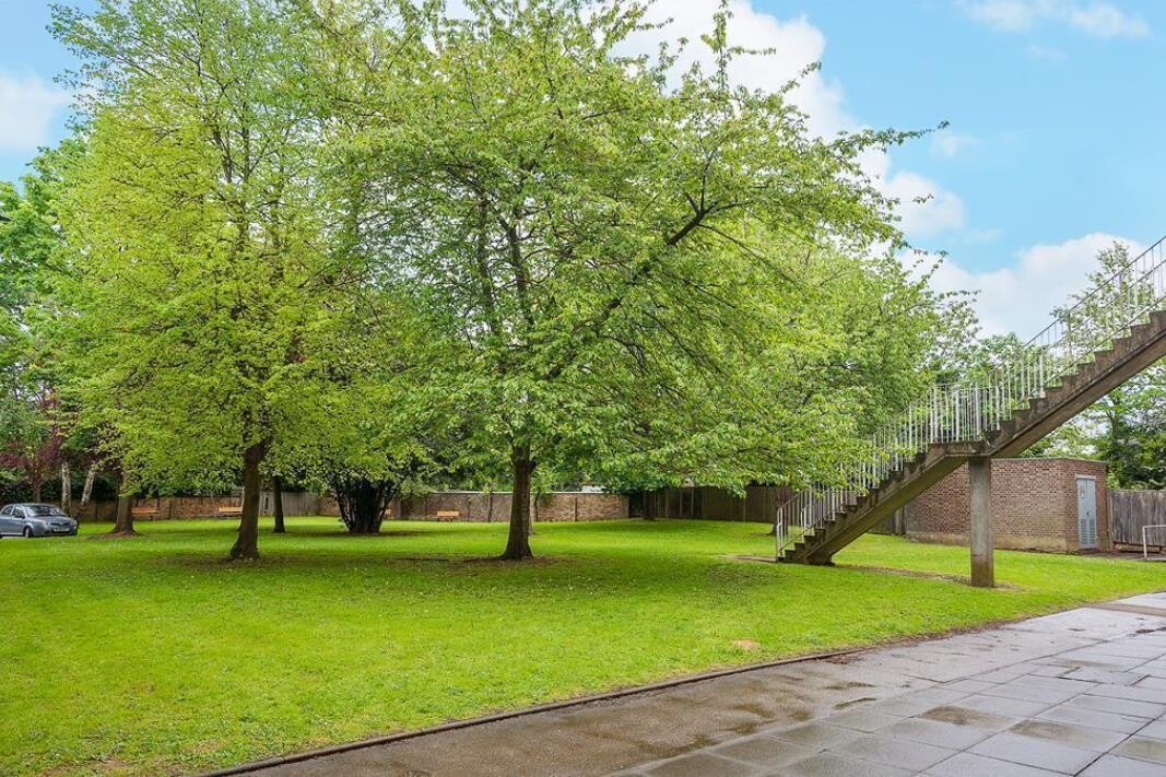 3 bedroom apartment for rent Willesden Lane, London, NW2 5RH UniHomes