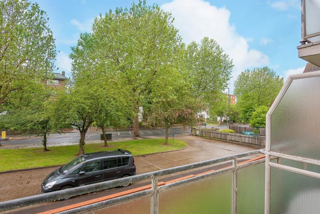 3 bedroom apartment for rent Willesden Lane, London, NW2 5RH UniHomes