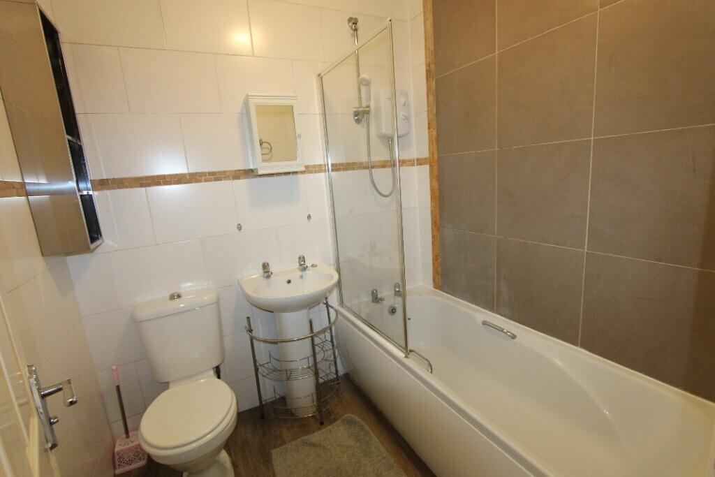 4 bedroom apartment for rent Chapel Street, Leamington Spa, CV31 1EU