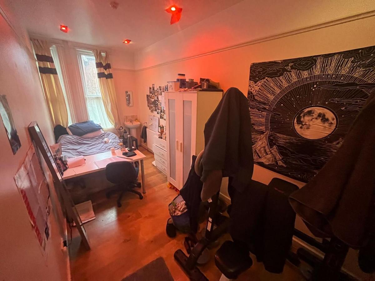 14 bedroom house for rent North Grange Road, Leeds, LS6 2BR UniHomes