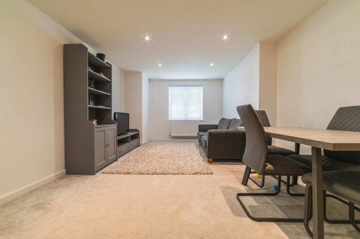 2 bedroom apartment for rent Roma House, Lloyd Avenue, Cardiff