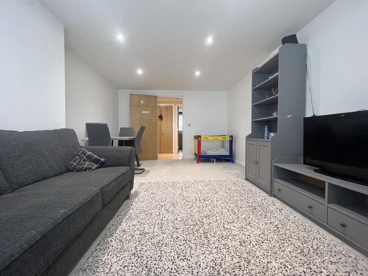 2 bedroom apartment for rent Roma House, Lloyd Avenue, Cardiff