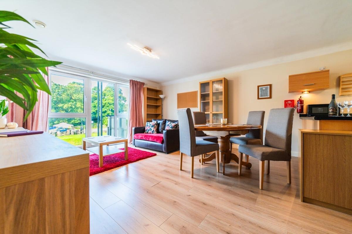 2-bedroom-apartment-for-rent-lock-keepers-court-cardiff-cf10-3ez