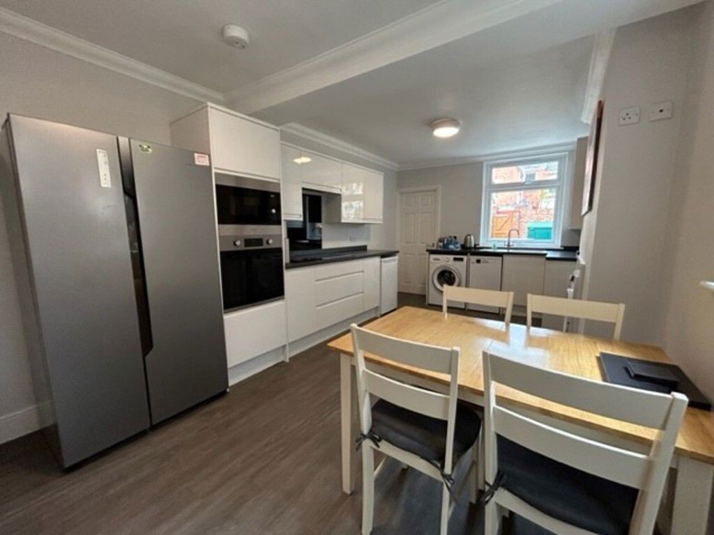 4 bedroom house for rent Pinhoe Road Exeter, EX4 7HJ | UniHomes