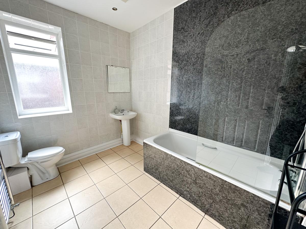 5 bedroom house for rent Chelsea Grove, Newcastle, NE4 5NN UniHomes