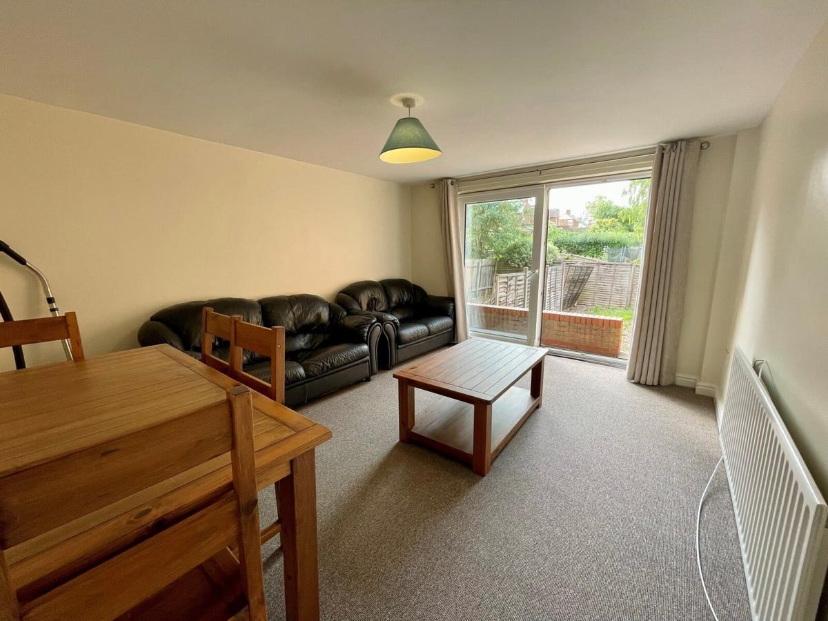 4 bedroom house for rent Knighton Fields Road East, Leicester, LE2 6DP UniHomes