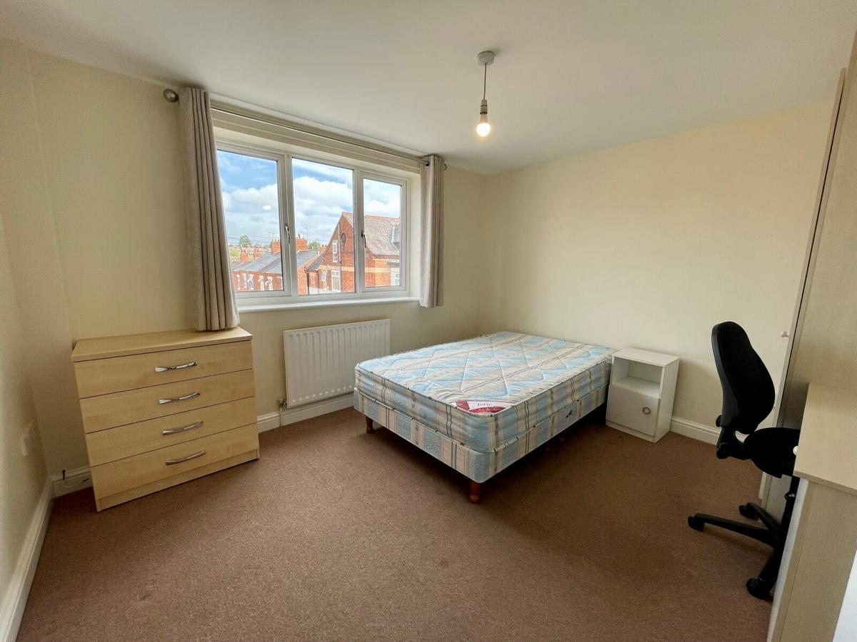 4 bedroom house for rent Knighton Fields Road East, Leicester, LE2 6DP