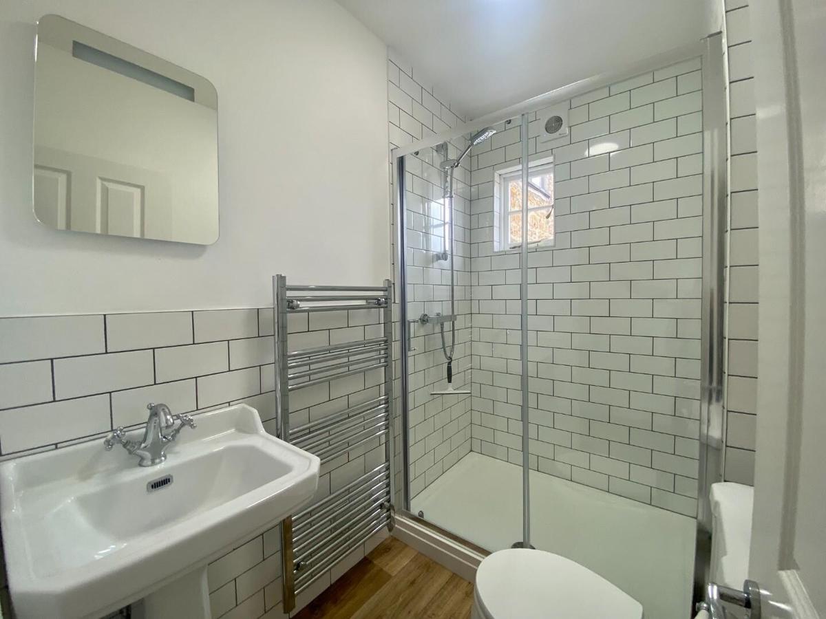 2 bedroom apartment for rent Queen Square, Bath, BA1 2HA | UniHomes