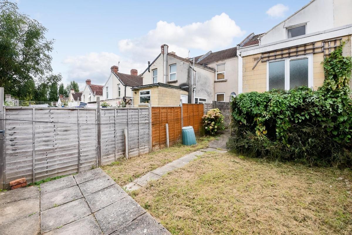 3 bedroom house for rent Dartmouth Avenue, Bath, BA2 1AS UniHomes