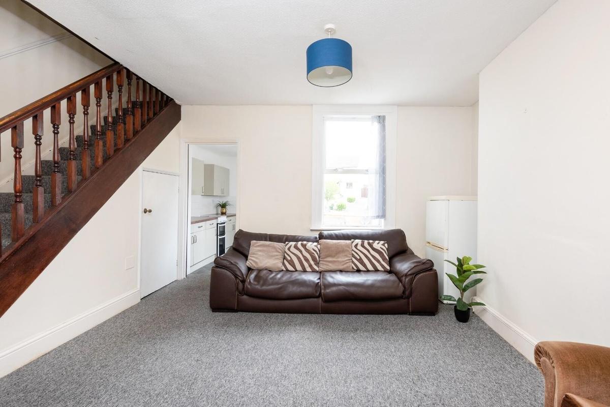 3 bedroom house for rent Dartmouth Avenue, Bath, BA2 1AS UniHomes