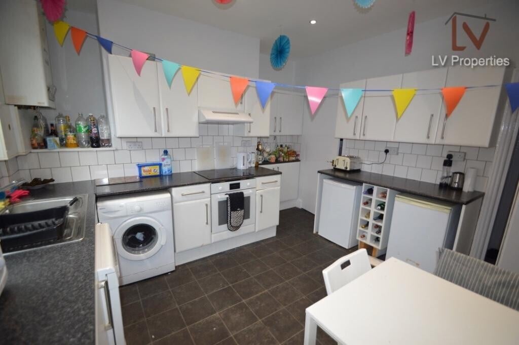 3 bedroom house for rent Welton Mount, Leeds, LS6 1ET UniHomes