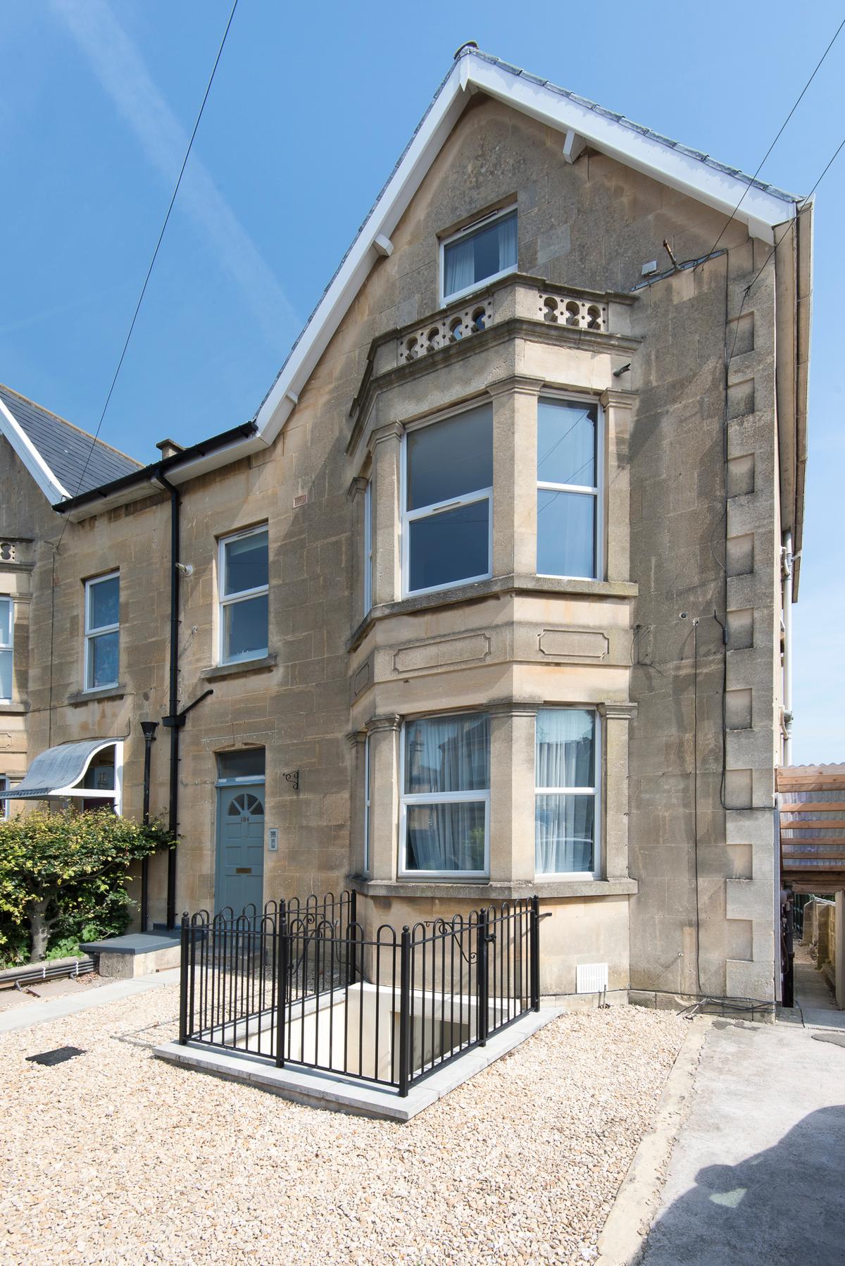 2 bedroom apartment for rent Lower Oldfield Park, Bath, BA2 3HS UniHomes