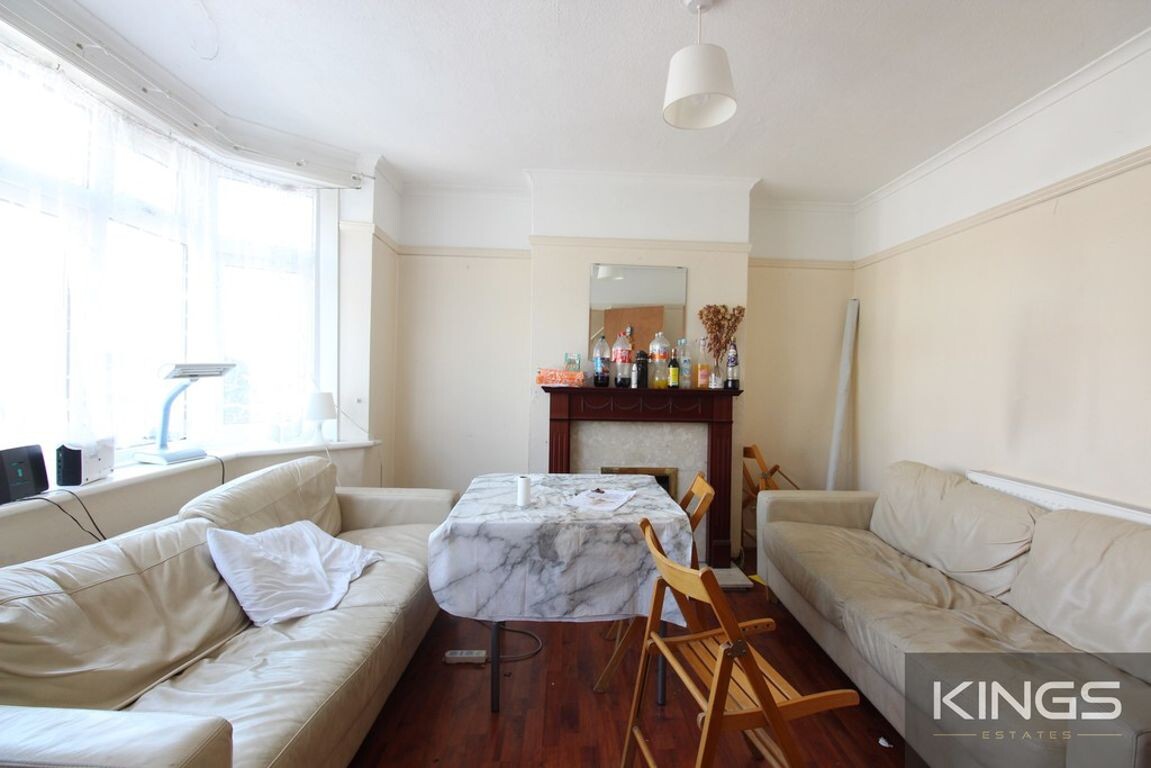 4 bedroom house for rent Honeysuckle Road, Southampton, SO16 3HQ UniHomes