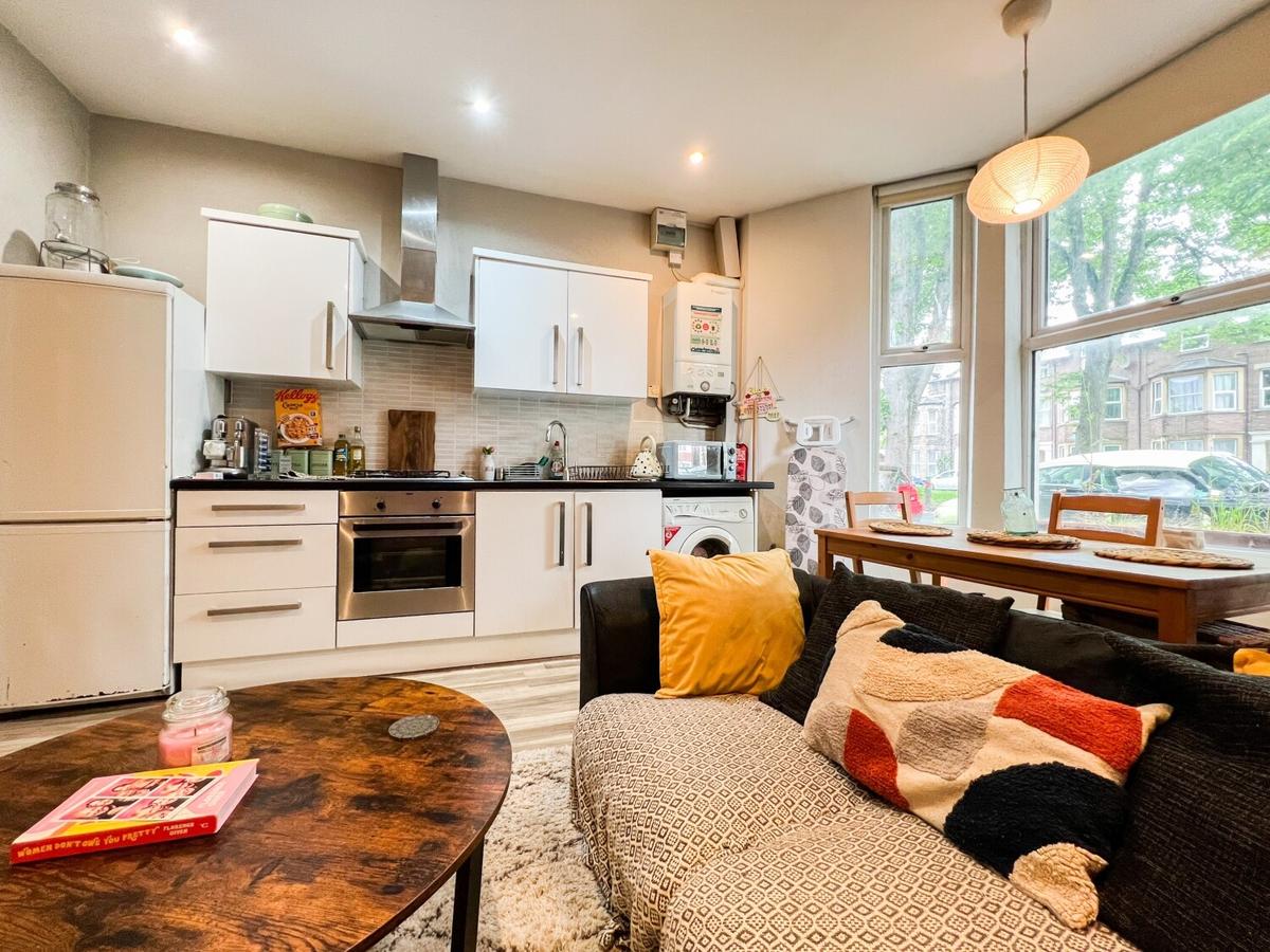 1 bedroom apartment for rent Llanbleddian Gardens, Cardiff, CF24 4AT