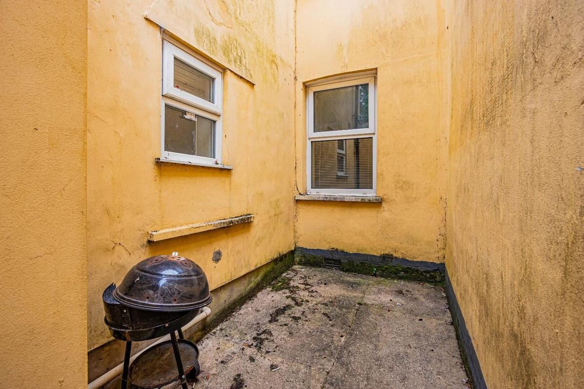 6 bedroom house for rent Rhymney Street, Cardiff, CF24 4DG UniHomes