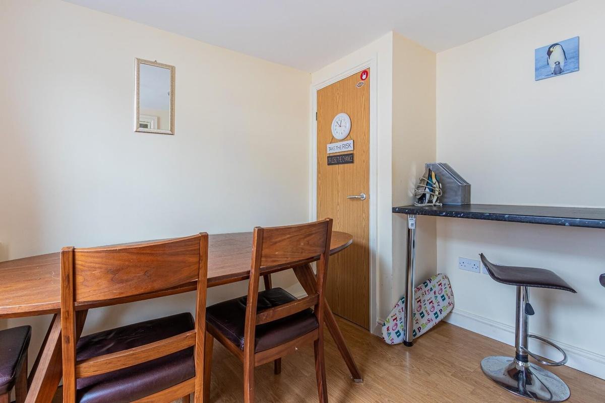 6 bedroom house for rent Rhymney Street, Cardiff, CF24 4DG UniHomes