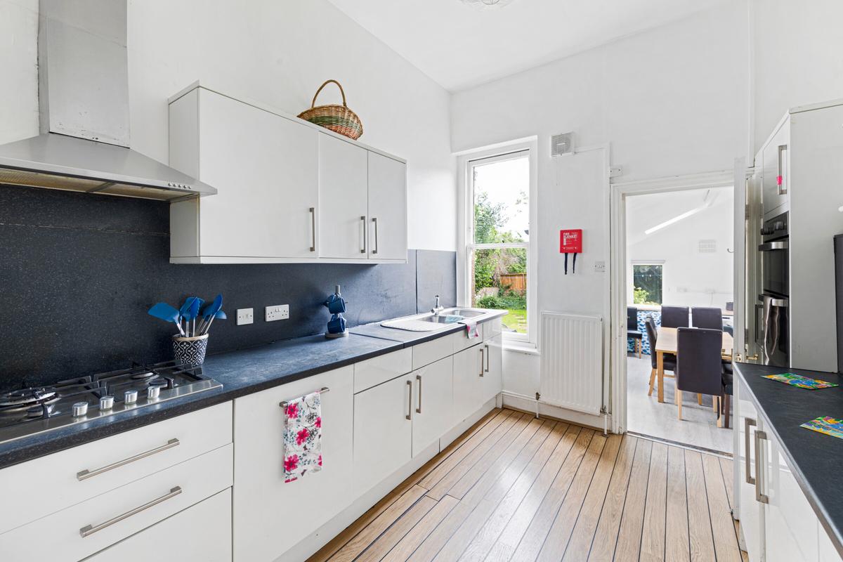 8 bedroom house on Chesterfield Road, St Andrew's, Bristol
