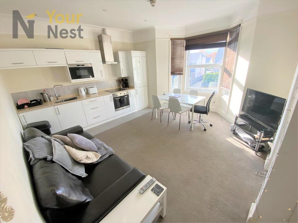 3 bedroom apartment for rent Otley Road, Leeds, LS6 4BA UniHomes