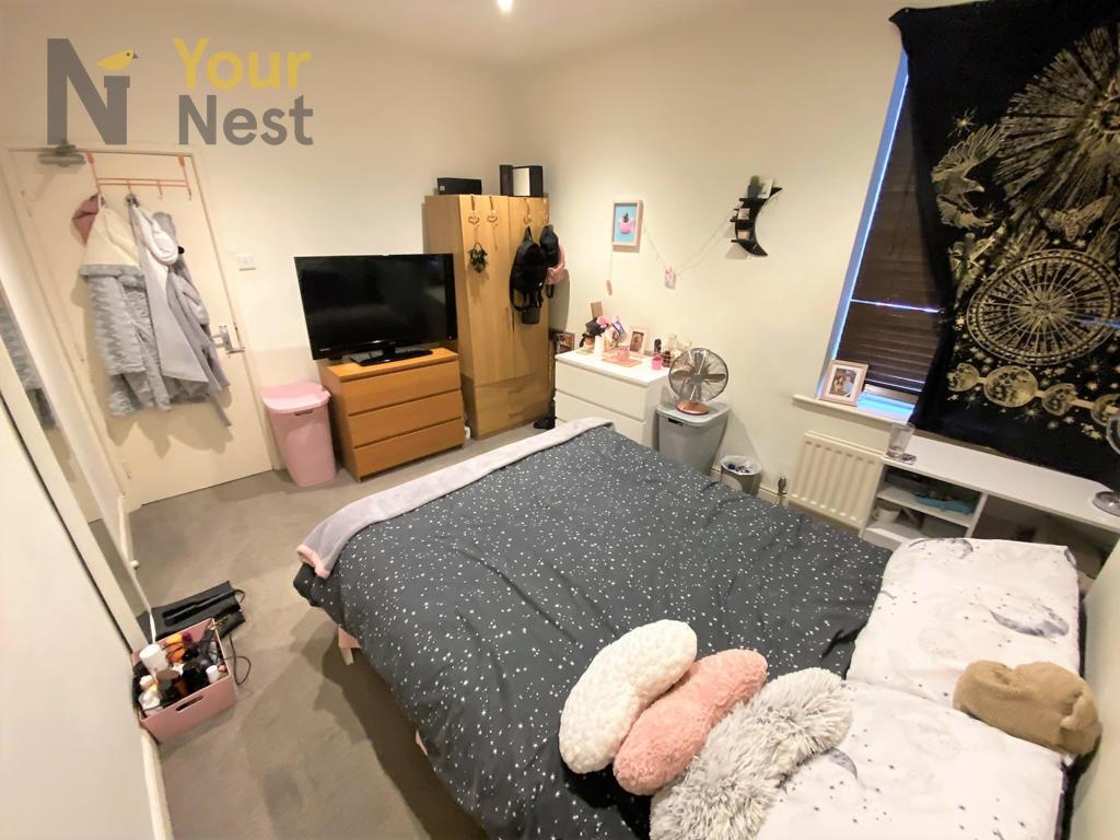 3 bedroom apartment for rent Otley Road, Leeds, LS6 4BA UniHomes