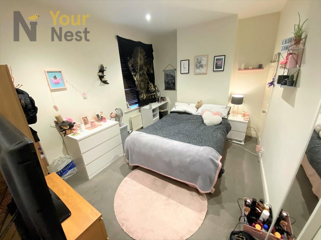 3 bedroom apartment for rent Otley Road, Leeds, LS6 4BA UniHomes