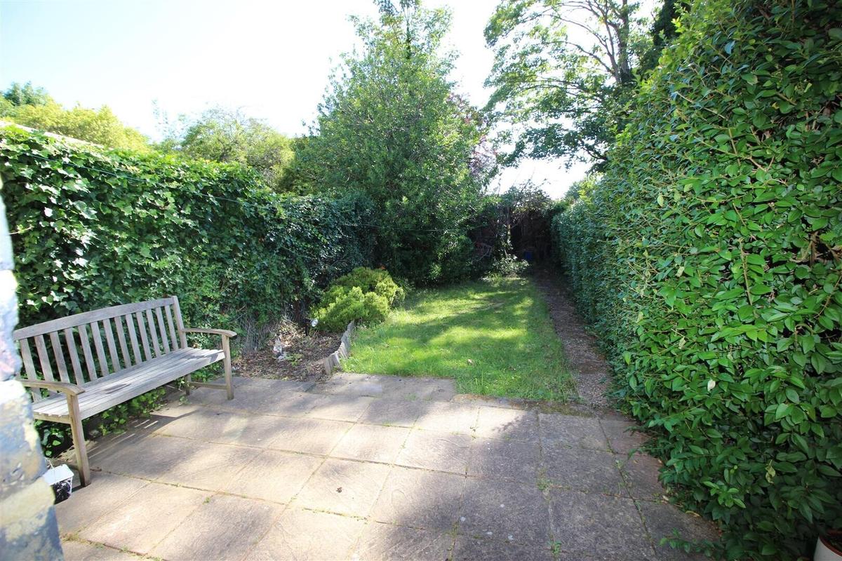 4 bedroom house for rent Elthorne Road, London, UB8 2PS UniHomes