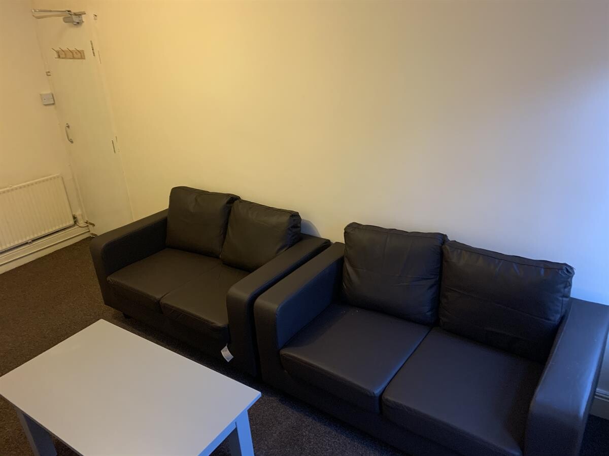 4 bedroom apartment for rent High Street, Leamington Spa, CV31 1LW