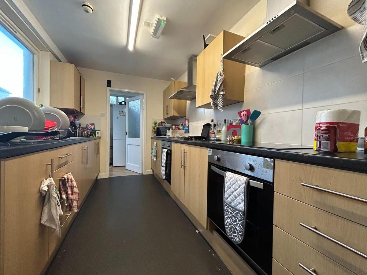 8 bedroom house for rent Laura Place, Aberystwyth, SY23 2AU UniHomes