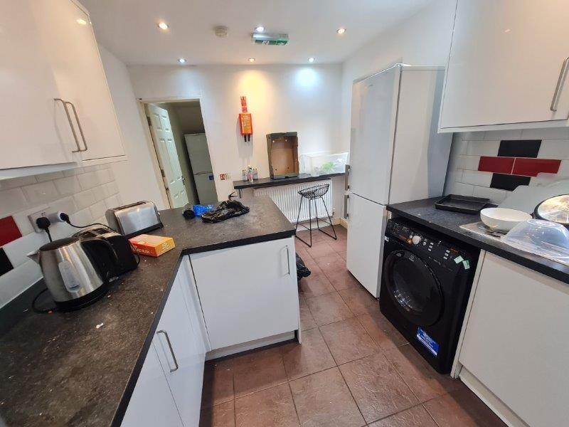 6 bedroom house for rent Cawdor Road, Manchester, M14 6LG UniHomes