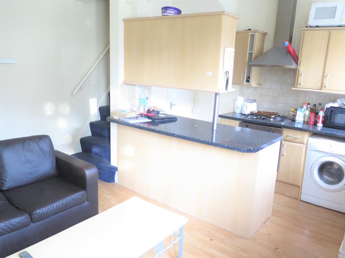 2 bedroom house for rent Knowle Place, Leeds, LS4 2PL UniHomes