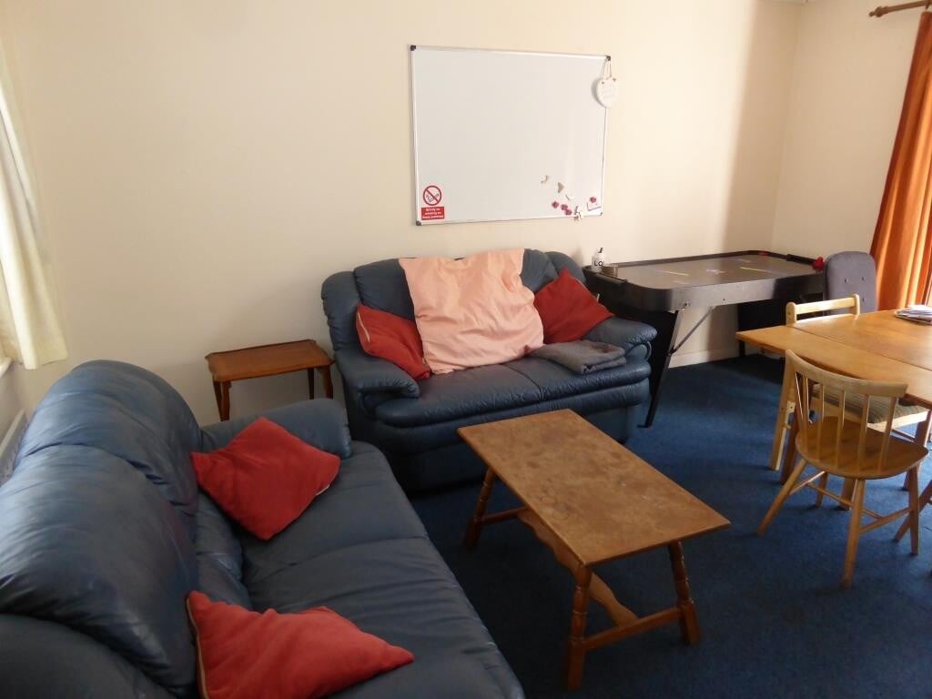 4 bedroom house for rent Broadlands Road, Southampton, SO17 3AQ UniHomes