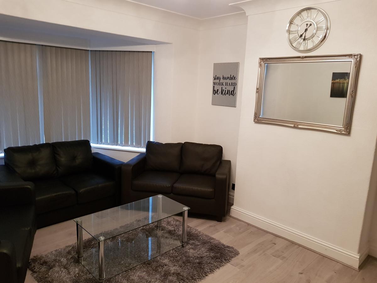 4 bedroom house for rent Buckingham Grove, Leeds, LS6 1DQ UniHomes