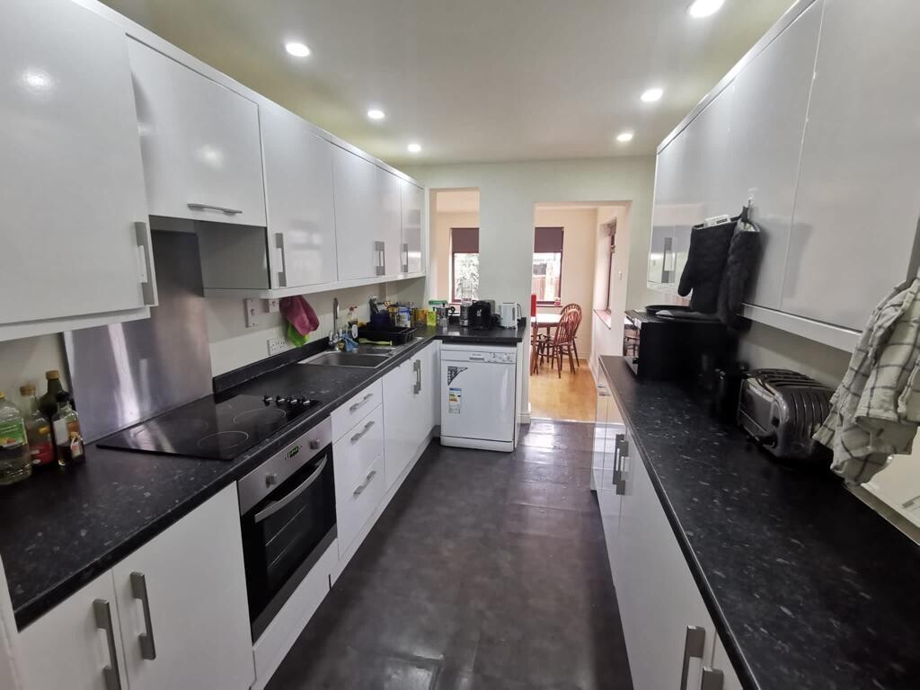 6 bedroom house for rent Marsden Road, Bath, BA2 2LJ UniHomes