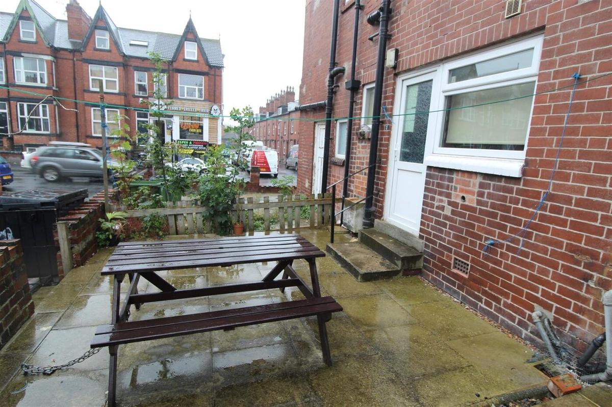 4 bedroom house for rent Hessle Avenue, Leeds, LS6 1EF UniHomes