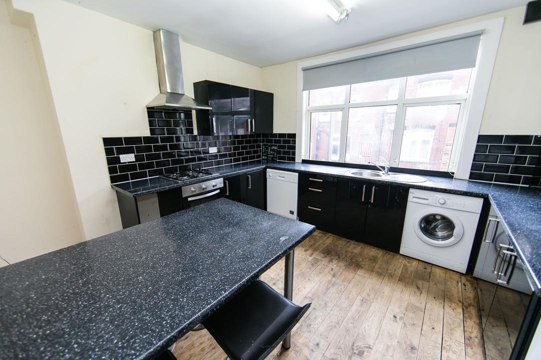 6 bedroom house on Richmond Mount, Hyde Park, Leeds