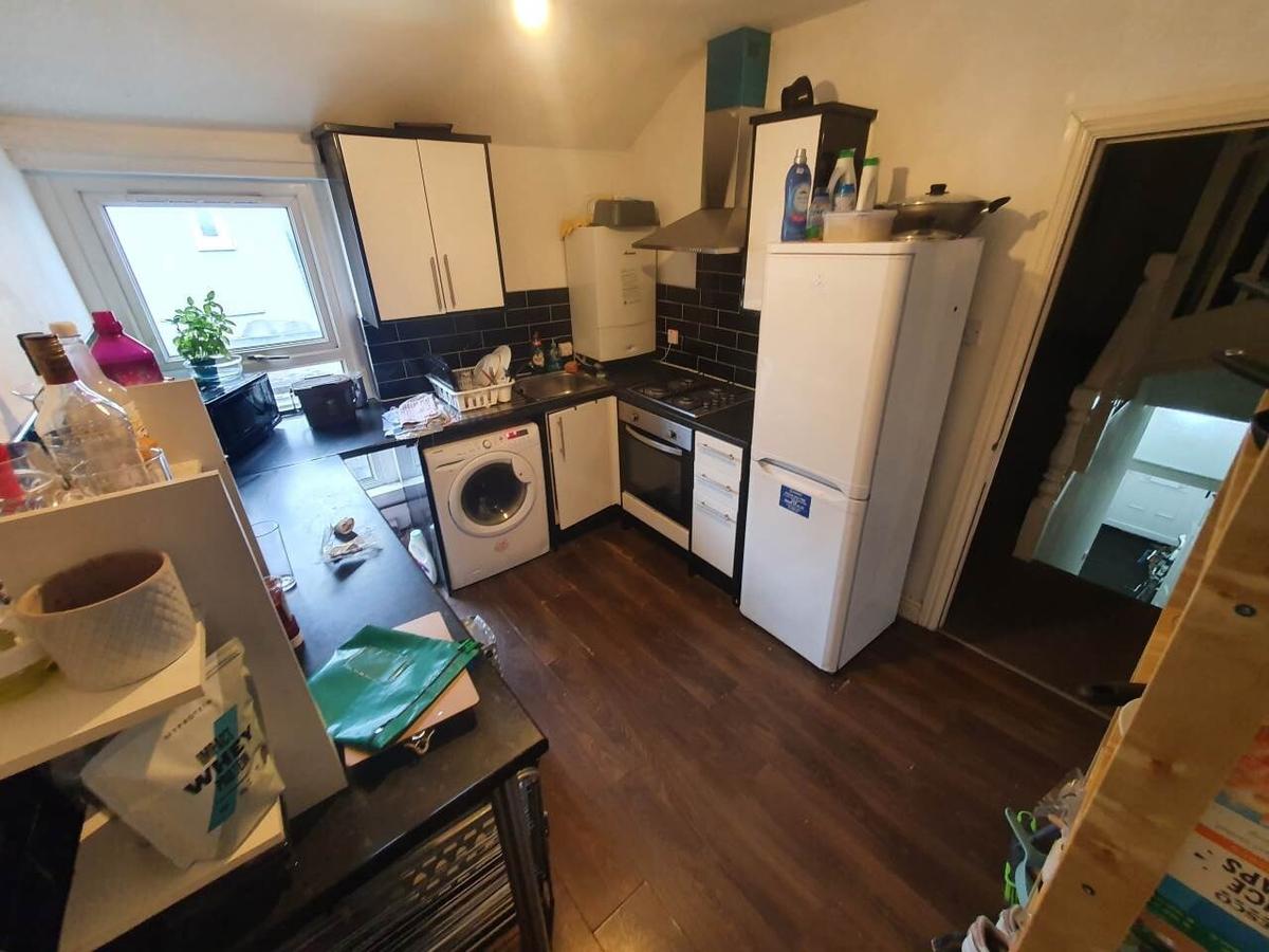 10 bedroom house for rent Miskin Street, Cardiff, CF24 4AR UniHomes