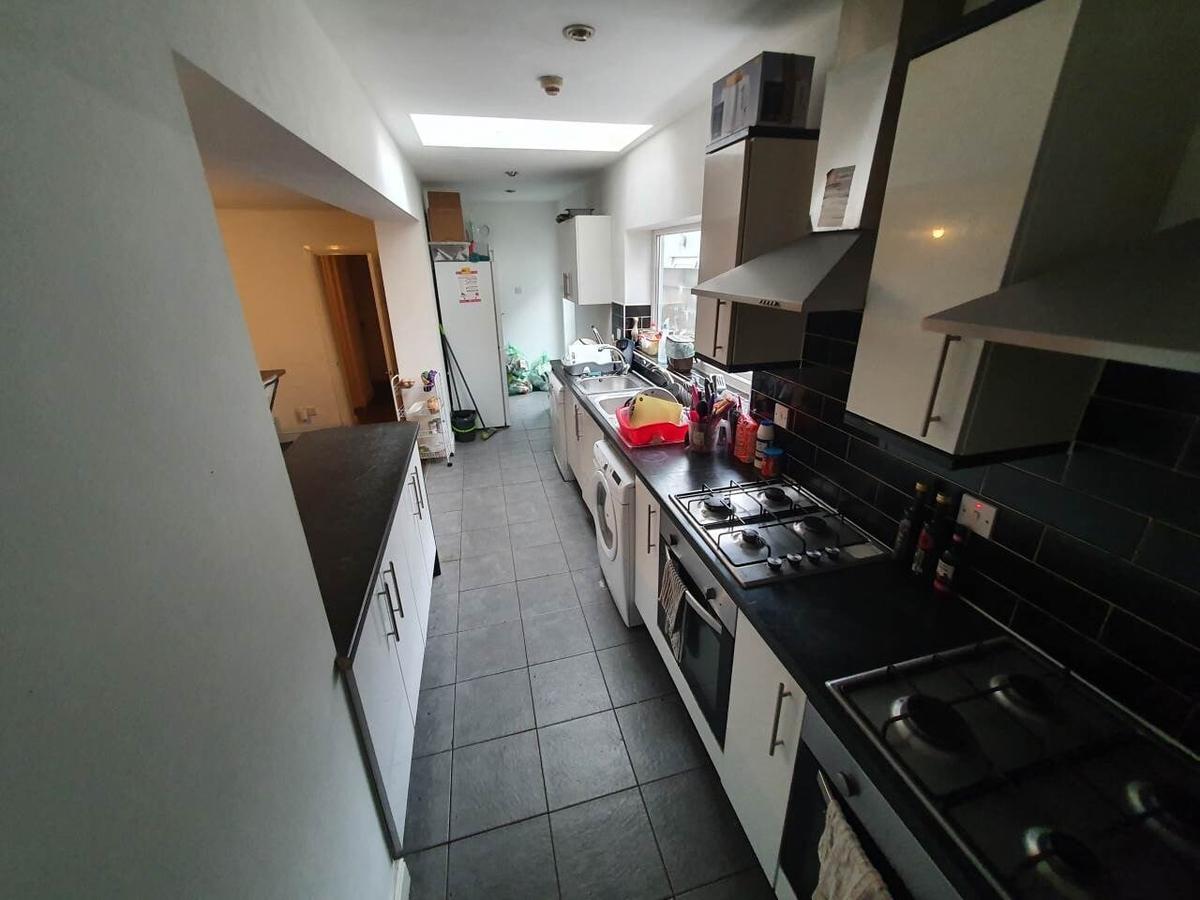 10 bedroom house for rent Miskin Street, Cardiff, CF24 4AR UniHomes