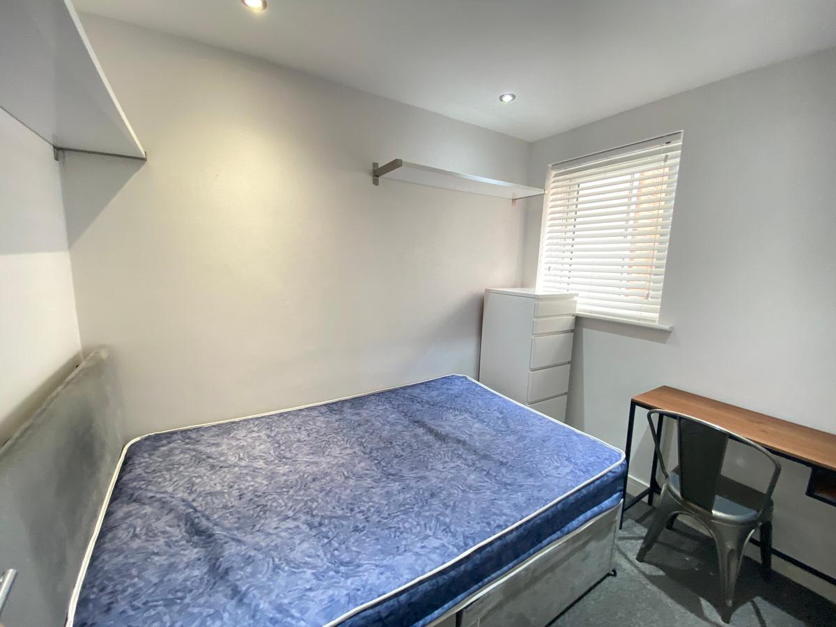 3 bedroom house for rent Charnwood Grove, Nottingham, NG2 7NT UniHomes