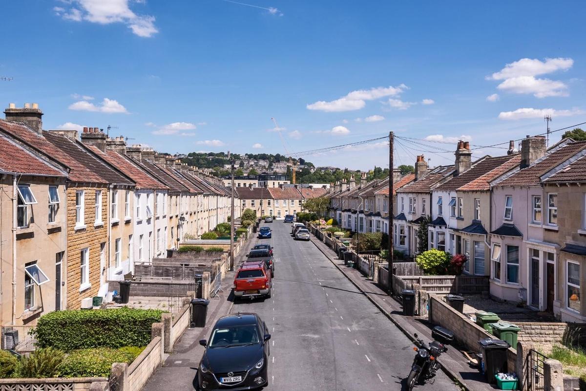 4 bedroom house for rent Lorne Road, Bath, BA2 3BY UniHomes