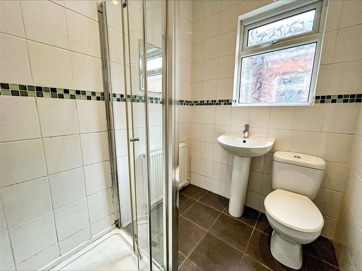 4-bedroom-house-for-rent-ladybarn-lane-manchester-m14-6yu-unihomes
