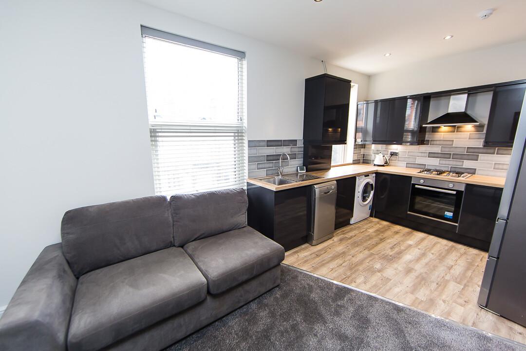 3 bedroom apartment on Inglewood Terrace, Woodhouse, Leeds