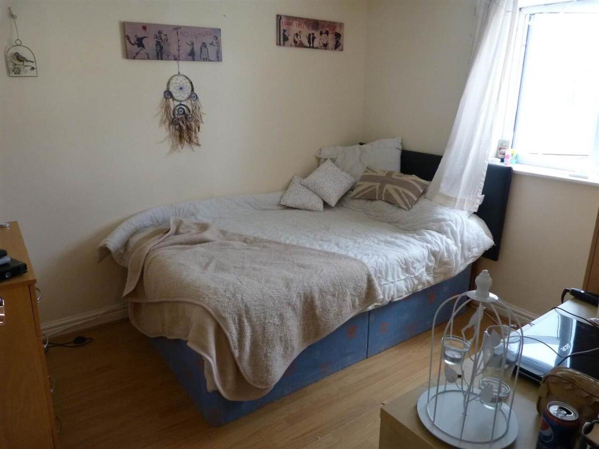 3 bedroom apartment for rent Albany Road, Cardiff, CF24 3LH UniHomes