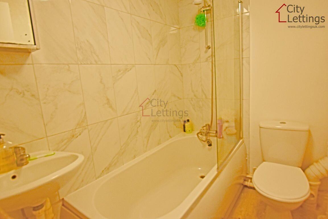 2 bedroom apartment for rent Forest Road West, Nottingham, NG7 4EQ