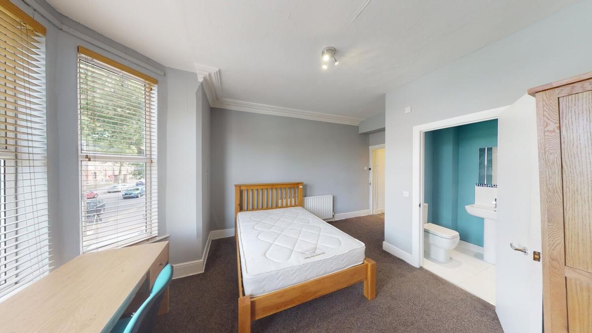 5 bedroom house on Gregory Boulevard, Forest Fields, Nottingham