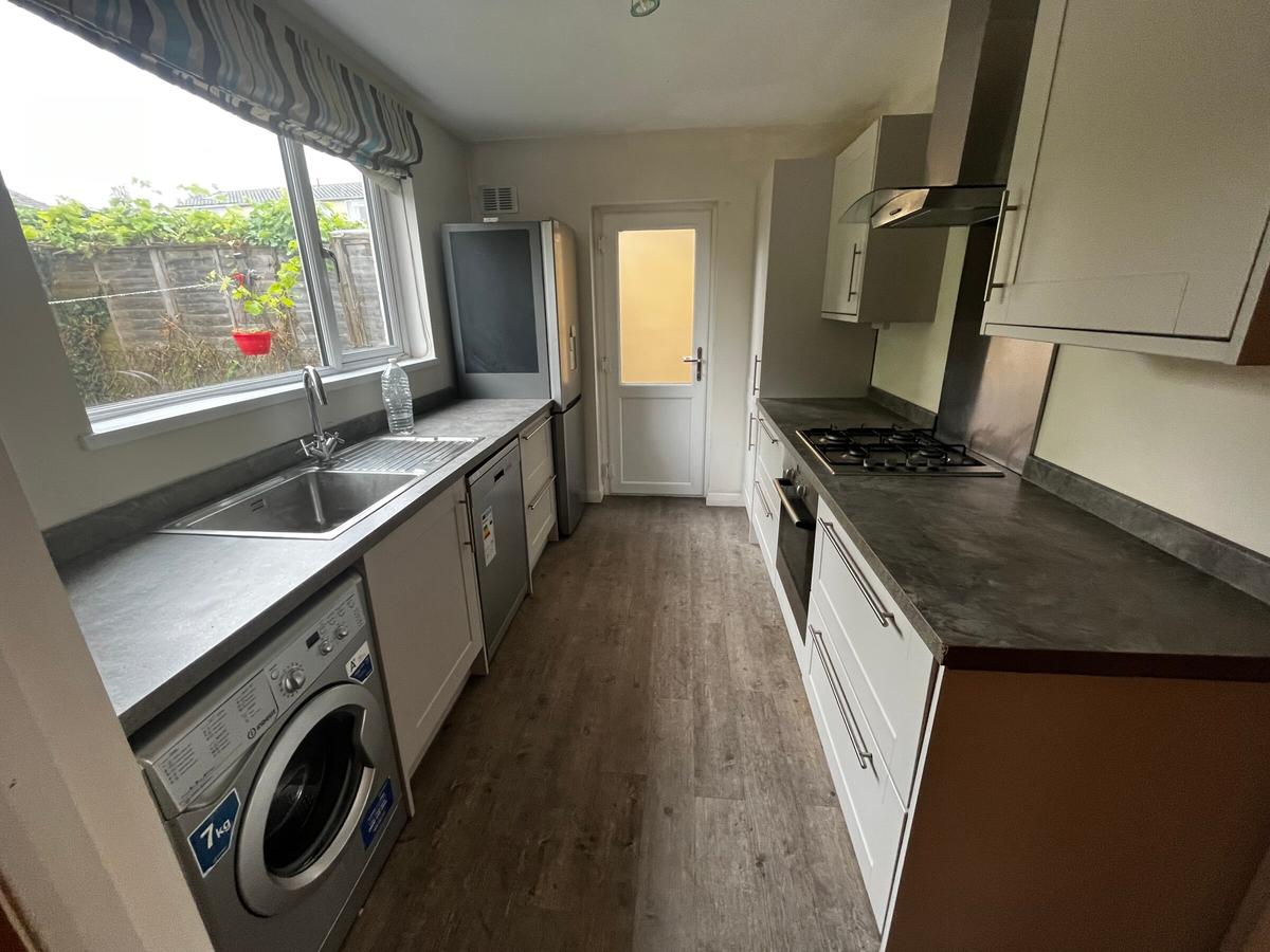 4 bedroom house for rent Heathfield Close, Bath, BA1 4NW UniHomes