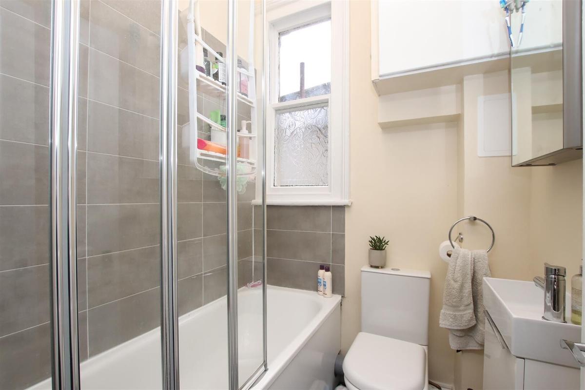 3 bedroom apartment for rent 59 Newbridge Road, Bath, BA1 3HF UniHomes