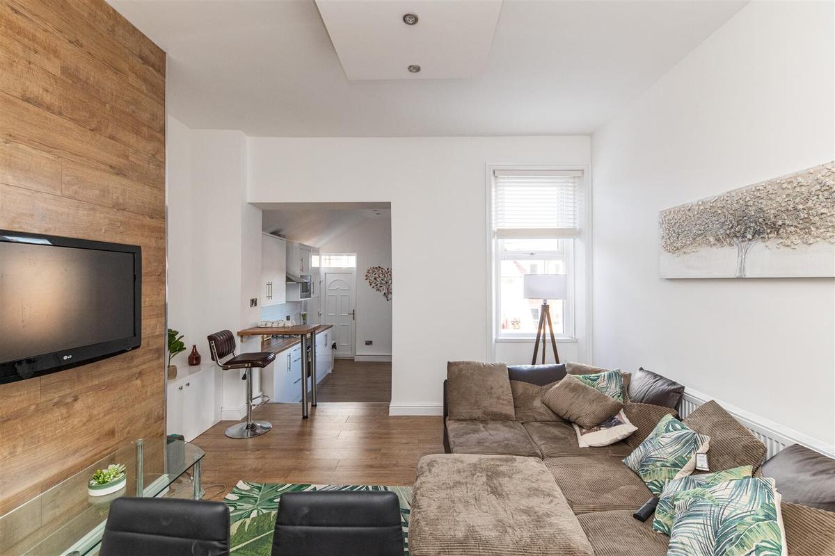 4 bedroom apartment for rent Rokeby Terrace, Newcastle, NE6 5ST UniHomes