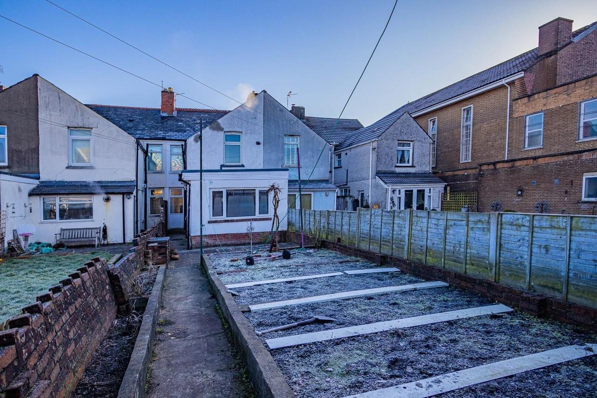 4 bedroom house for rent Caerphilly Road, Cardiff, CF14 4QB UniHomes