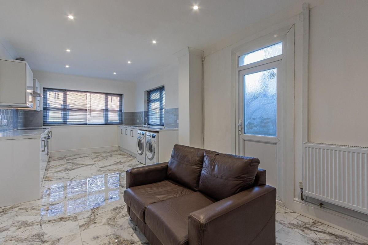 4 bedroom house for rent Caerphilly Road, Cardiff, CF14 4QB UniHomes